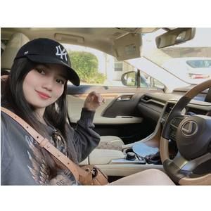 Meet your Posher, Vân